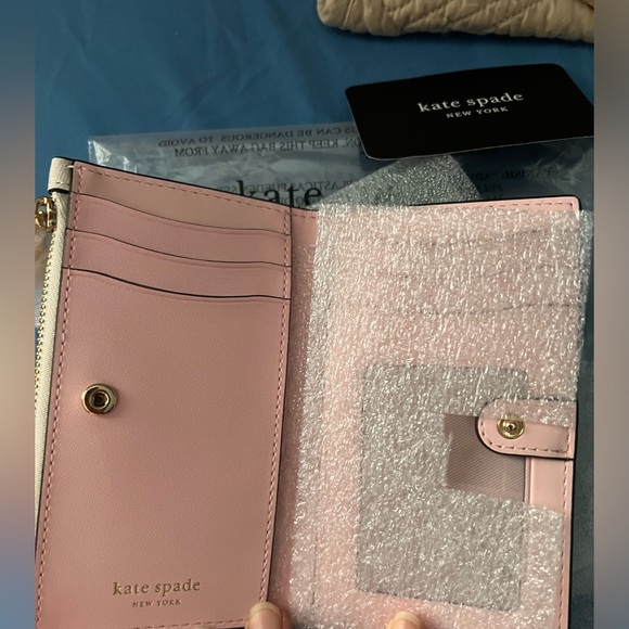 Kate spade ♠️ Small slim Bifold wallet - Picture 4 of 5